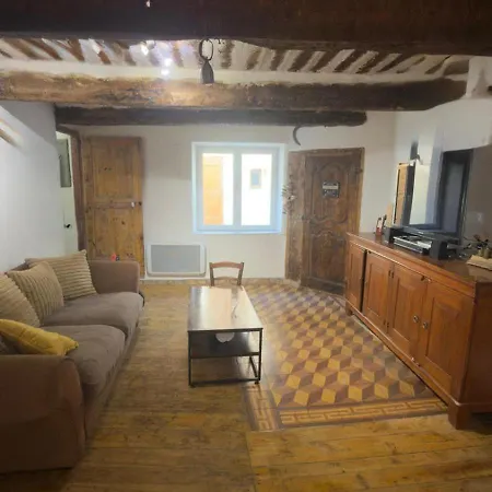 Appartement Maison De Village Atypique